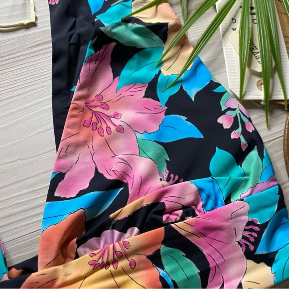 Billabong ☀️ Floral Reversible Tropical Plunge Bikini Top - Picture 4 of 16